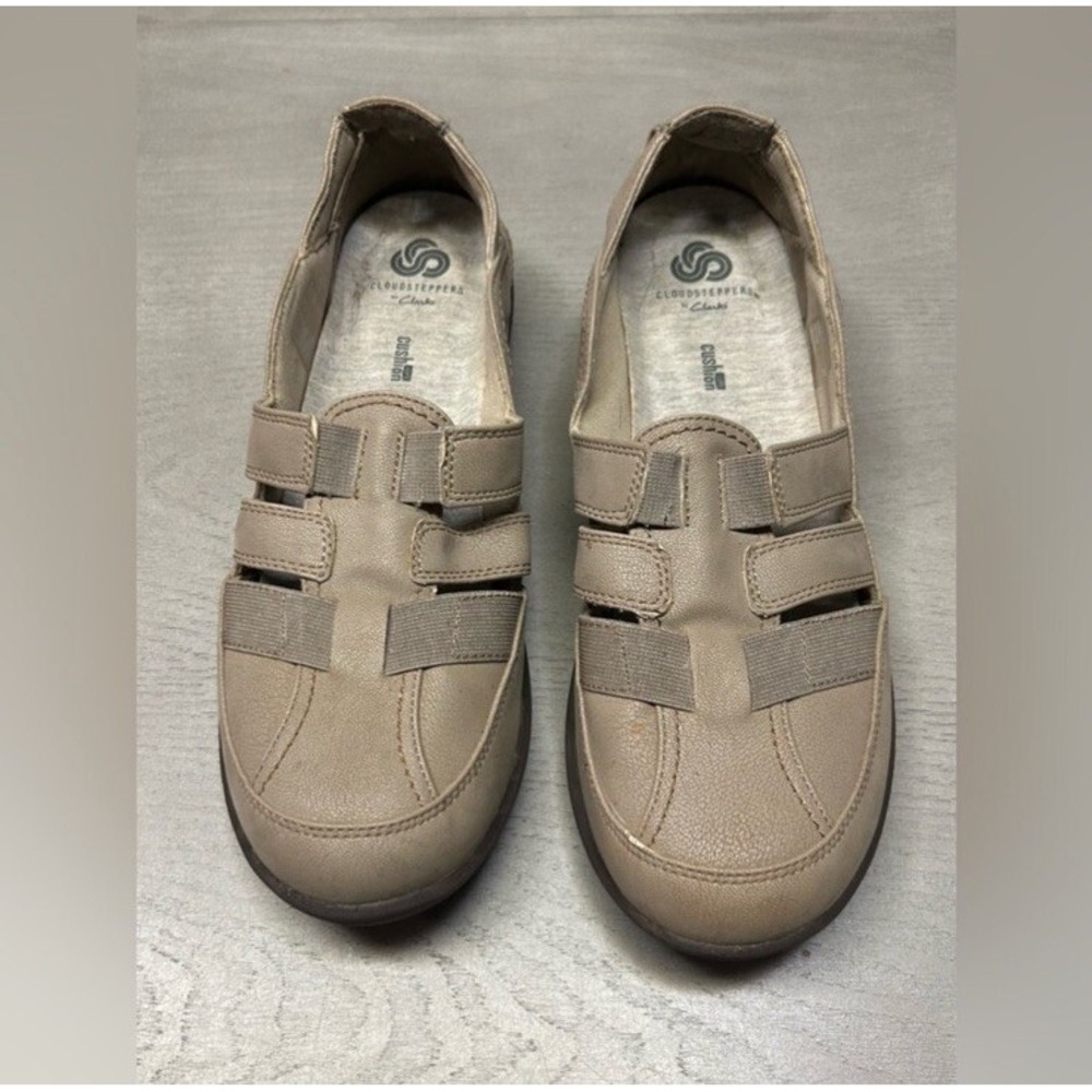 Clarks Sillian Stork Cloudsteppers Women's US 10 Beigh Slip On Shoes